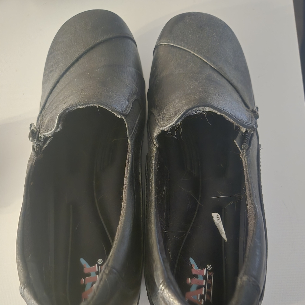 Nursing shoes